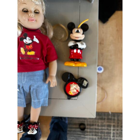 Disney Doll and accessories H18” - Picture 6 of 6